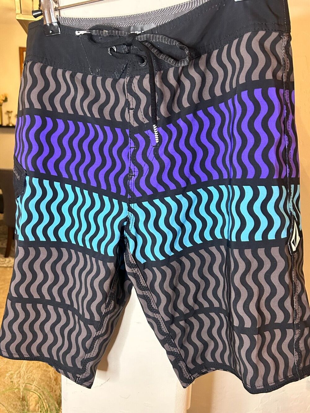 Volcom Mod-Tech Men's Board Shorts with Cinch Fly 28